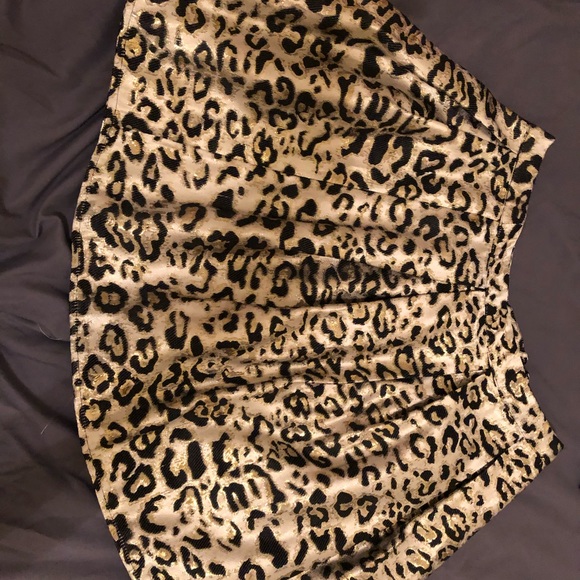 Forever 21 Dresses & Skirts - ⚡️NWOT Forever 21 leopard print skirt